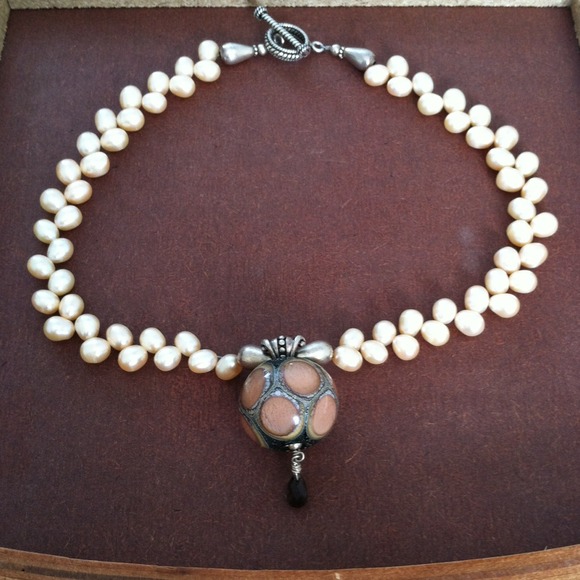 Pearl Necklace with Blown Glass Bead - Picture 2 of 4