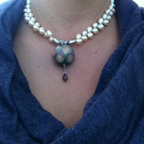 Pearl Necklace with Blown Glass Bead - Picture 4 of 4