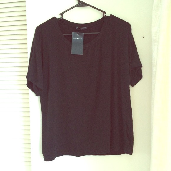S O L D ❤️ Brandy Melville shirt