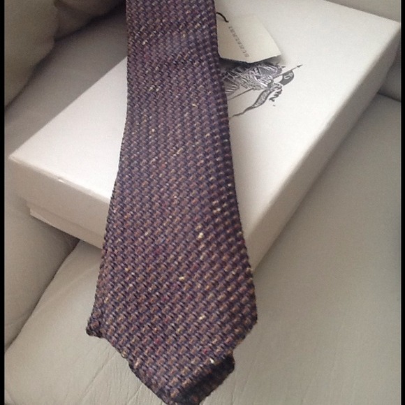 SOLD on ebay..... burberry tie silk.