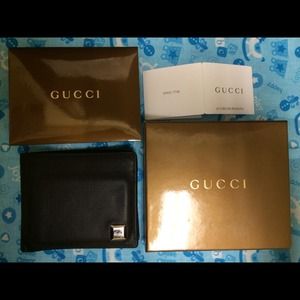 Man Gucci wallet. "Men Chiodo Minipull"