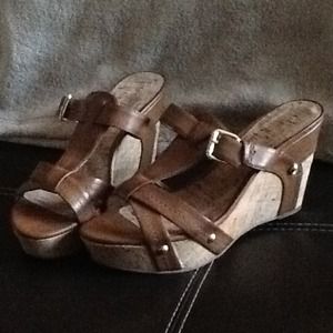 Guess cork platforms size 8 worn once so cute!
