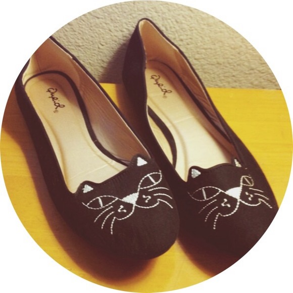 Cat face flats