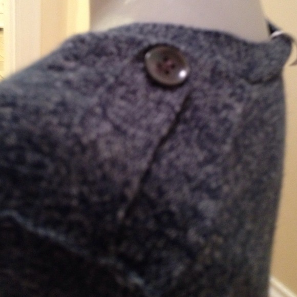 J crew sweater🌺reduced🌺 - Picture 3 of 3