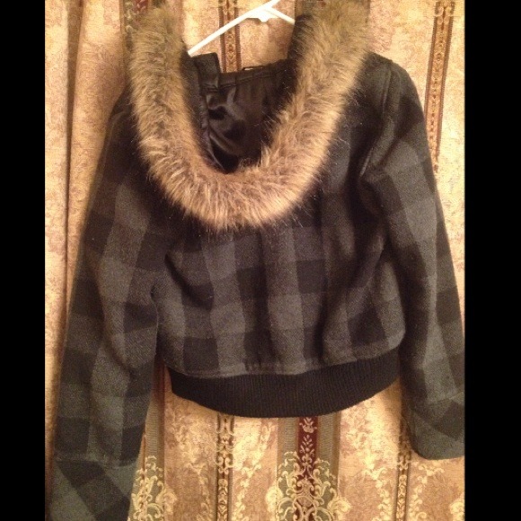 Black & Gray Winter Jacket - Picture 2 of 3