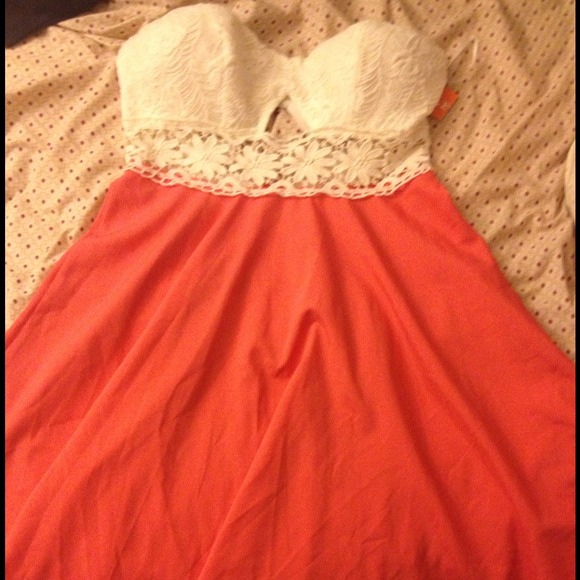 Dress - Picture 2 of 3