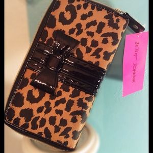 Betsey Johnson Brand New Safari Wallet