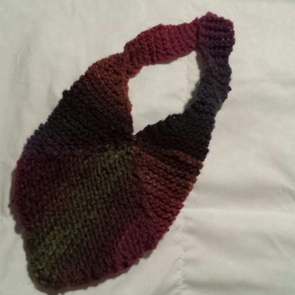 Sweet knitted hand bag.