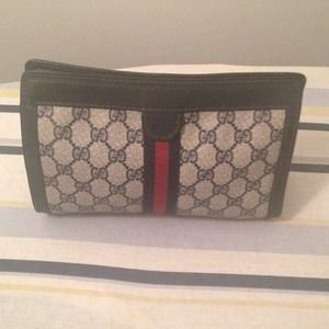 🚨SOLD🚨 Authentic vintage Gucci clutch