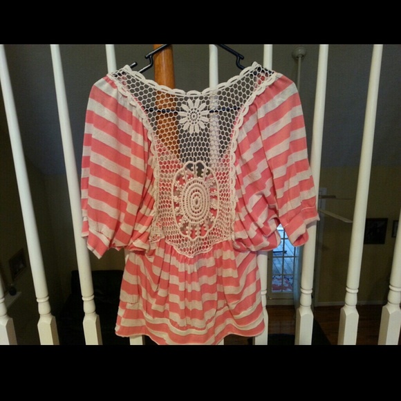 *SOLD IN BUNDLE* Top