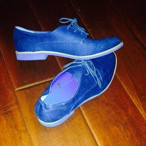 GAP suede oxford lace ups