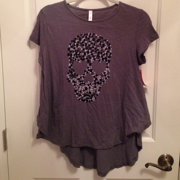 Xhilaration Tops - Skull High Low Top