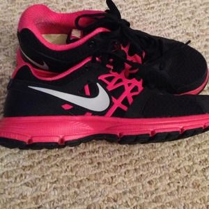 Brand new Nike Relentless Sneakers
