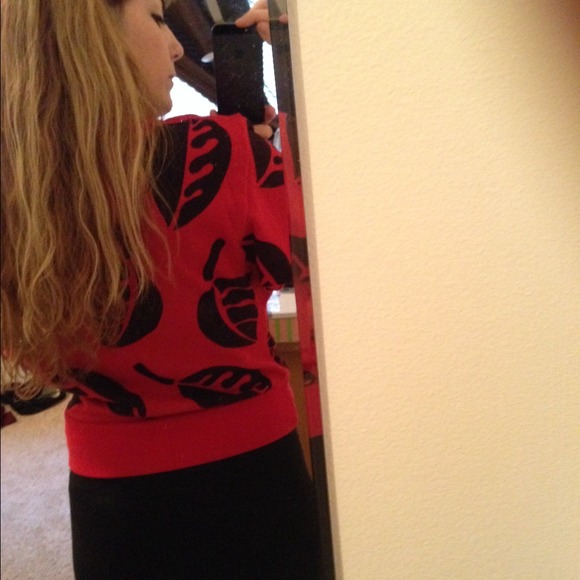 Pullover - Picture 3 of 3