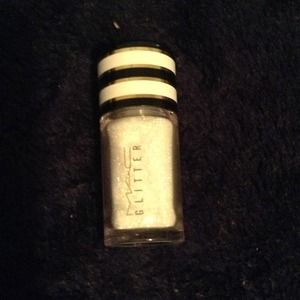 MAC PIGMENT $11 each