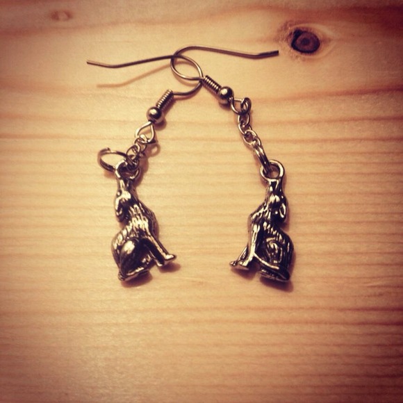 Dangle howling wolf earrings - Picture 1 of 2