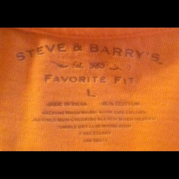 Size large Steve and Barry's tshirt - Picture 2 of 2