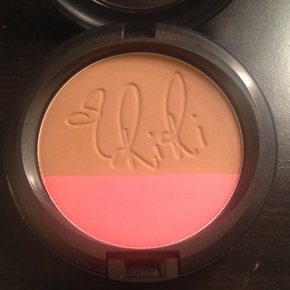 ❌SOLD❌‼️LE Riri Hearts Mac Hibiscus Kiss