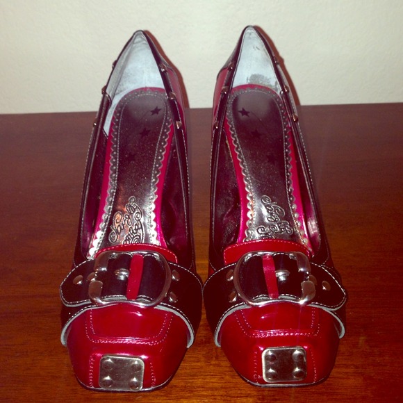 Naughty Monkey "Walk The Talk" Red/Gray  heel