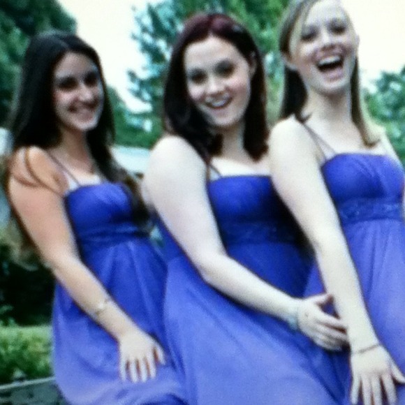 Floor length gown, shoes and shawl. - Picture 3 of 4