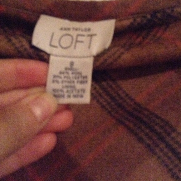 Ann Taylor skirt 66% wool - Picture 2 of 3