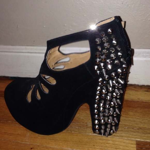 🚨SOLD ON VINTED🚨Jeffrey Campbell Spiked Cuffed