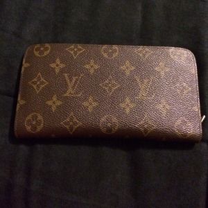 Inspired LV wallet & wristlet bundle