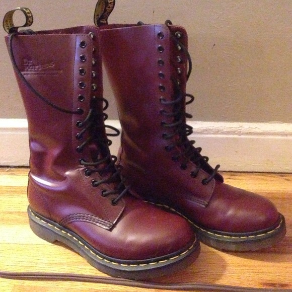 🚨SOLD🚨Dr. Martens Red boots