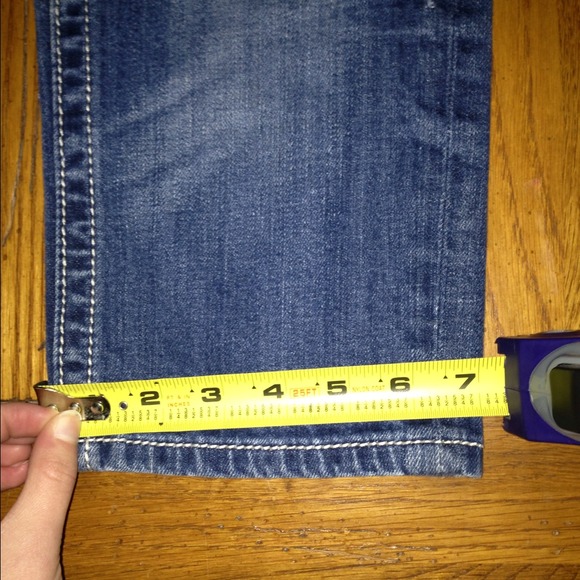 🚫SOLD🚫ize 29 Designer Miss Me Capris - Picture 2 of 2