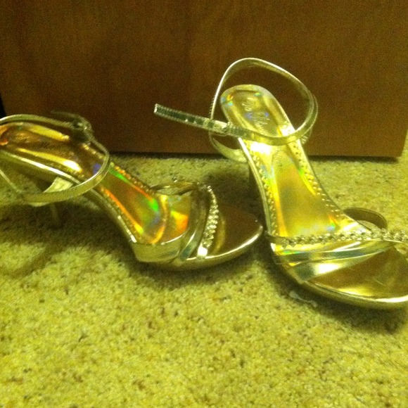 Golden 2 or 2 1/2 inch high heels