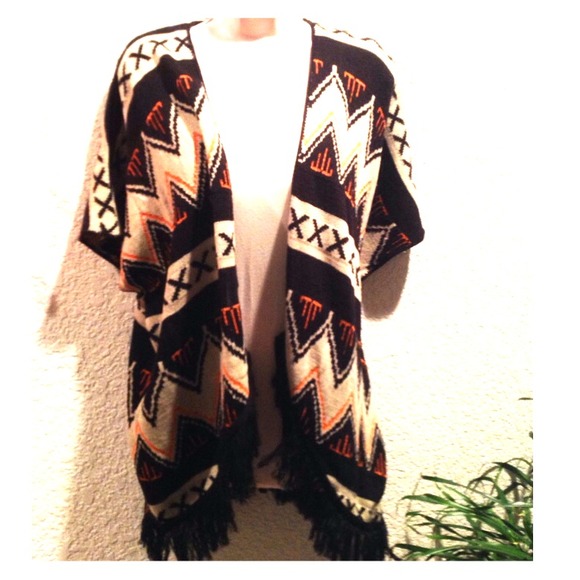 Sweaters - SOLD IN BUNDLE!❤️ AZTEC/TRIBAL DOLMAN STYLE