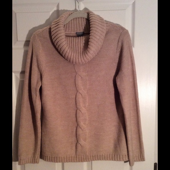 PRICE BREAK! soft and warm wool blend sweater.