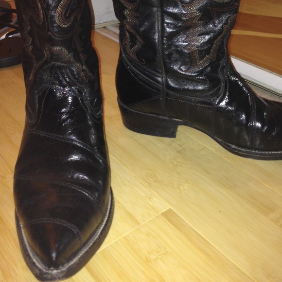 Black cowboy boots