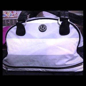 Lululemon groovy bag- grey and white stripes