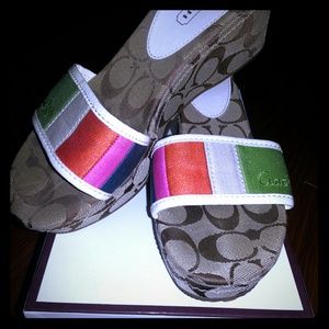 Used coach -F2370/co7 signature -platform rainbow