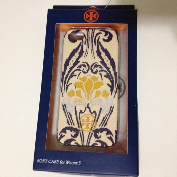Not avail TORY BURCH ROBINSON CANVAS IPHONE 5