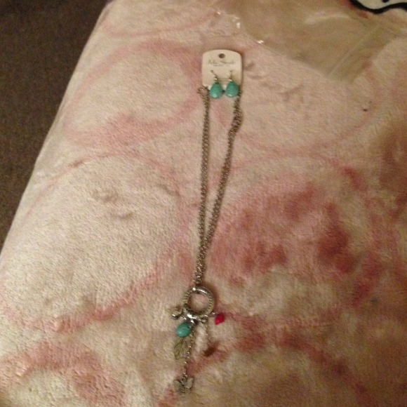 Necklace with matching earrings brand new - Picture 1 of 3