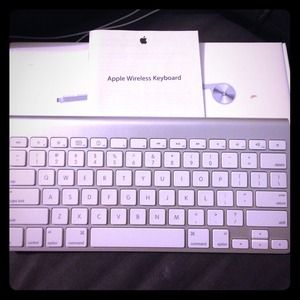 Apple Wireless Bluetooth Keyboard