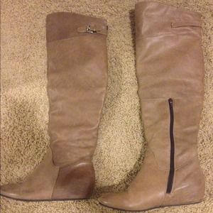 Knee high taupe leather aldo boots