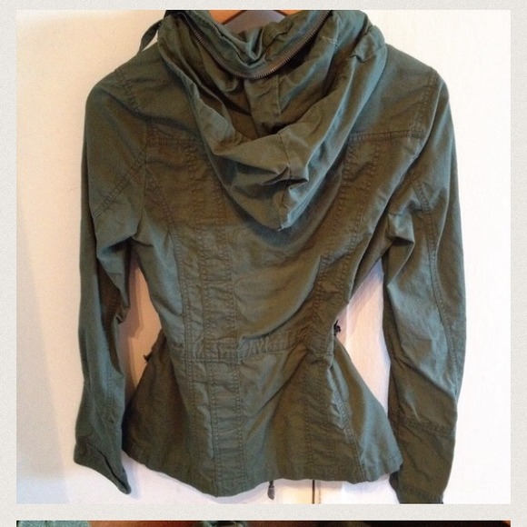 ❌Traded ❌Zara military army green hooded jacket - Picture 2 of 4