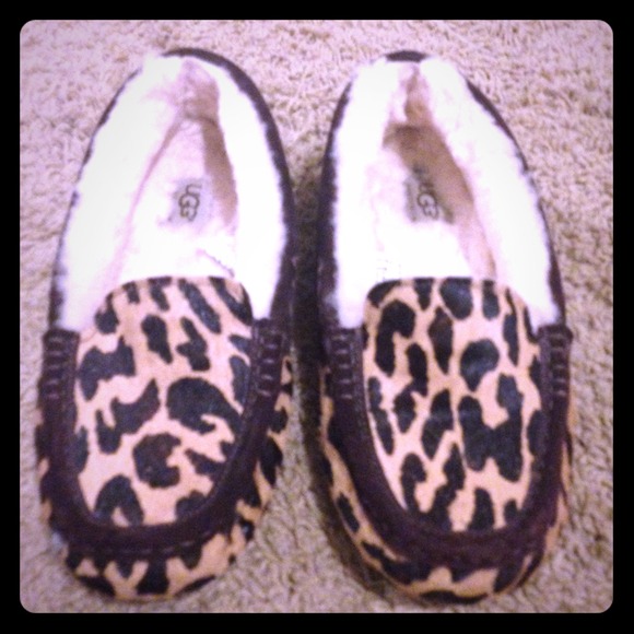(Reserved for bellapink )Cheetah ugg slippers