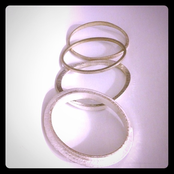 Silver bangle set
