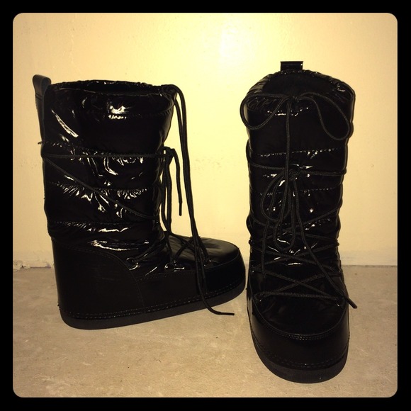 Moon Boots 😎💲SOLD💲 - Picture 1 of 4