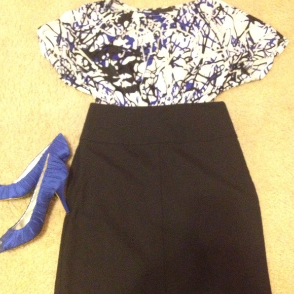 Black Banana Republic stretch pencil skirt