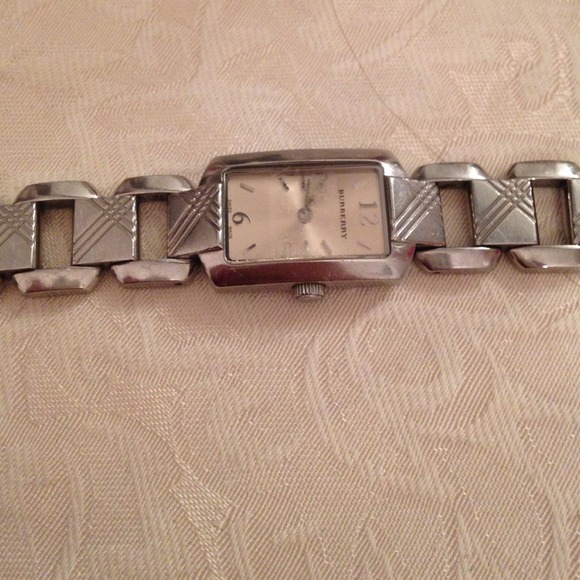 Authentic Burberry watch - Picture 3 of 3