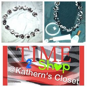 NWOT Black & White Necklace