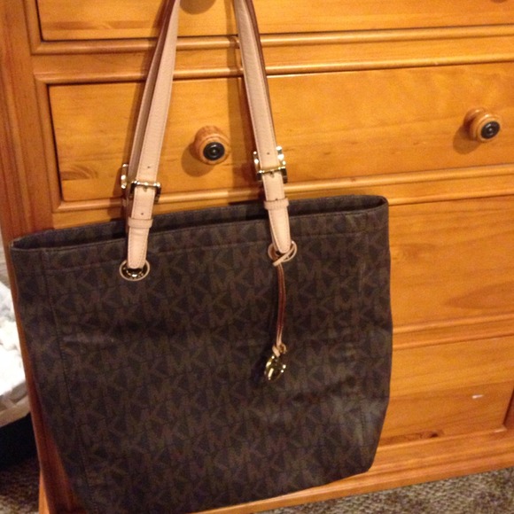 🚫SOLD🚫Michael Kors MacBook Tote