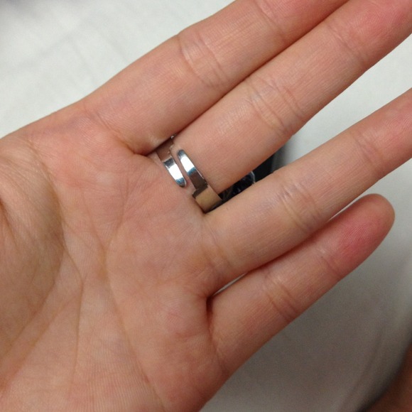 Ring - Picture 3 of 4