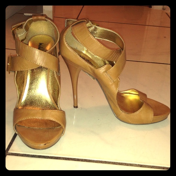 Tan strappy sandal heels