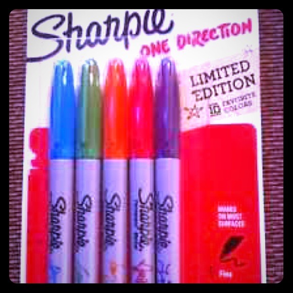 ‼️‼️ONE LEFT ‼️‼️One Direction Sharpies! 😄🆔